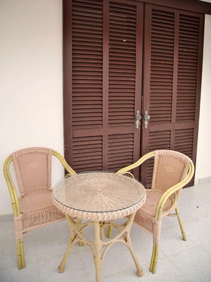 2 Min Walk To Beach - Private Solarium Bungalow 아데제 외부 사진