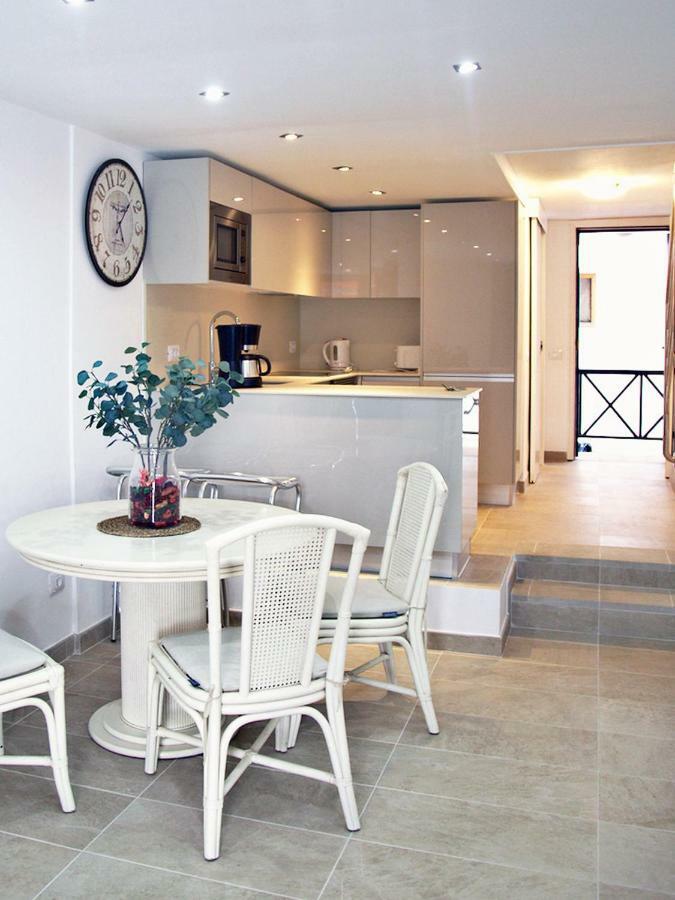 2 Min Walk To Beach - Private Solarium Bungalow 아데제 외부 사진